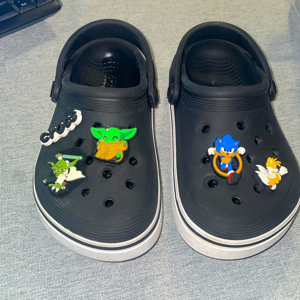 CROCS